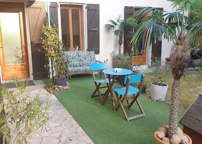 80m2 6 Couchages * Garidech